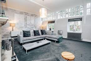 Wisteria House - Sleeps 11