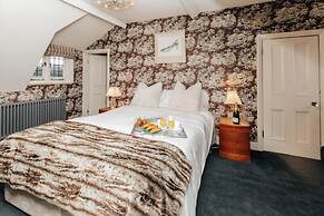 Wisteria House - Sleeps 11