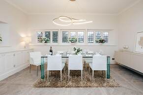 Wisteria House - Sleeps 11