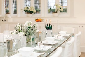 Wisteria House - Sleeps 11