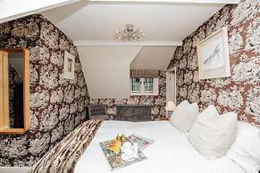 Wisteria House - Sleeps 11