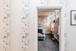 Wisteria House - Sleeps 11