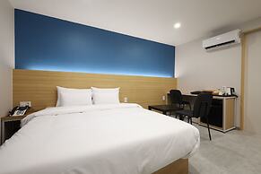 CALM REST HOTEL GIMHAE