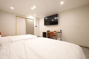 CALM REST HOTEL GIMHAE