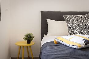 HaCarmel Market Vibrat Apt by Sea N Rent