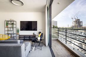 HaCarmel Market Vibrat Apt by Sea N Rent