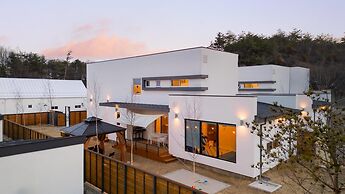 Gangneung Agigorae Poolvilla