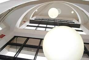 Brain B Hotel and Suites