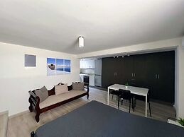 Emporio New Classic Santorini StylishApt