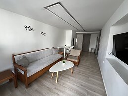 Emporio New Classic Santorini StylishApt