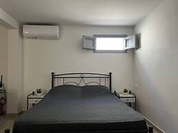 Emporio New Classic Santorini StylishApt