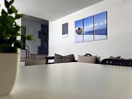 Emporio New Classic Santorini StylishApt