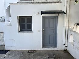 Emporio New Classic Santorini StylishApt