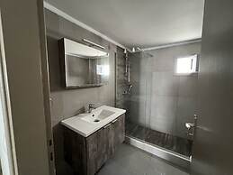 Emporio New Classic Santorini StylishApt