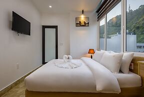 Catba Hong Kong Hotel