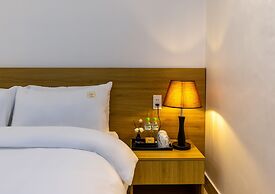 Catba Hong Kong Hotel