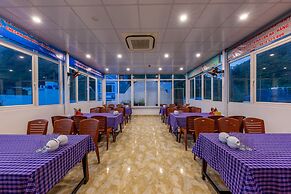 Catba Hong Kong Hotel