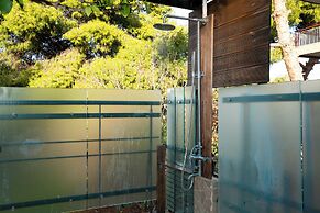 Coral Cottage House by A&D Properties