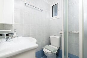 Coral Cottage House by A&D Properties