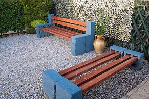 Coral Cottage House by A&D Properties