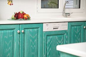 Coral Cottage House by A&D Properties