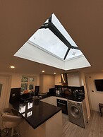 Cozy 2 Bed Property in High Wycombe Tn