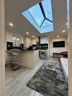 Cozy 2 Bed Property in High Wycombe Tn
