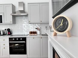 Pontcanna Sapphire-Cardiff City Centre