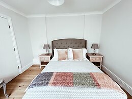 Pontcanna Sapphire-Cardiff City Centre