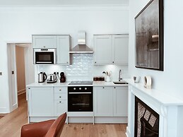 Pontcanna Sapphire-Cardiff City Centre