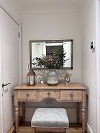 Pontcanna Sapphire-Cardiff City Centre