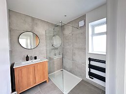 Pontcanna Sapphire-Cardiff City Centre