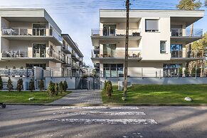 Grunwaldzka Apartment for 4 by Renters