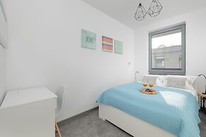Grunwaldzka Apartment for 4 by Renters