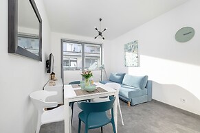 Grunwaldzka Apartment for 4 by Renters