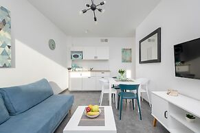 Grunwaldzka Apartment for 4 by Renters