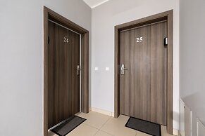 Grunwaldzka Apartment for 4 by Renters