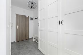 Grunwaldzka Apartment for 4 by Renters