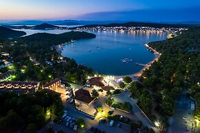 Camping Jezera Lovišća