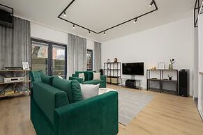 Warsaw Apartment With Terrace by Renters