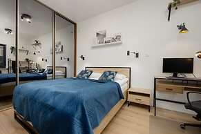 Warsaw Apartment With Terrace by Renters