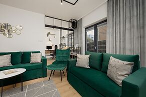 Warsaw Apartment With Terrace by Renters