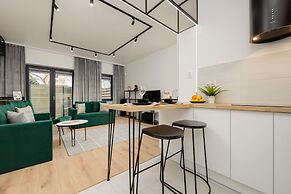 Warsaw Apartment With Terrace by Renters