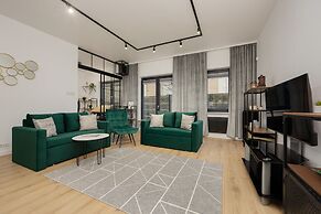 Warsaw Apartment With Terrace by Renters