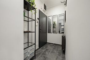 Warsaw Apartment With Terrace by Renters