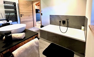 Kaiserlodge für 8 mit Sauna & Whirlpool