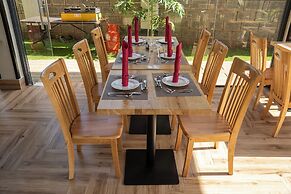 PRIMELAND HOTEL