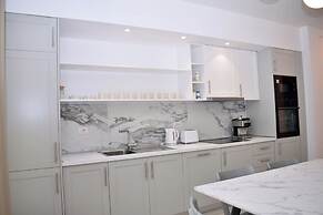 White Moon Apartment 302