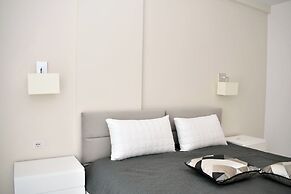 White Moon Apartment 302