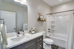 Granby Retreat w/ Community Pool: Ski-in/ski-out!